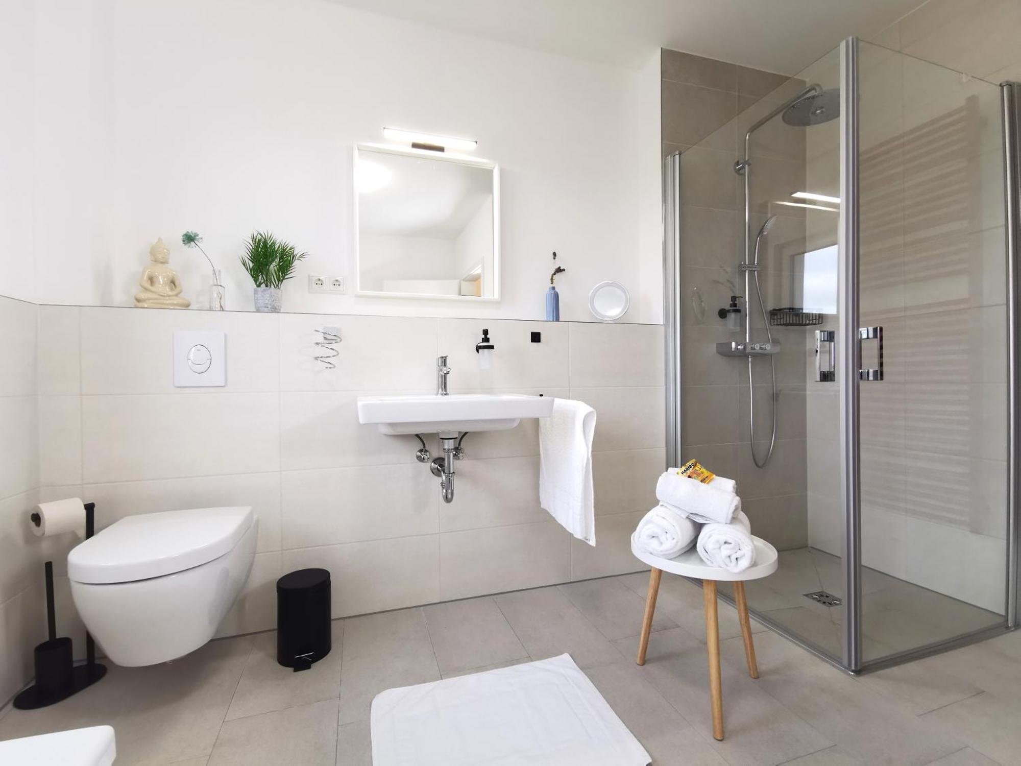 Bohnapartments Haus Zocheblick - 2 Kostenlose Parkplaetze - Sehr Ruhig - 4 Schlafzimmer - Neubau - Vollausstattung - Wlan Hoppegarten Dış mekan fotoğraf