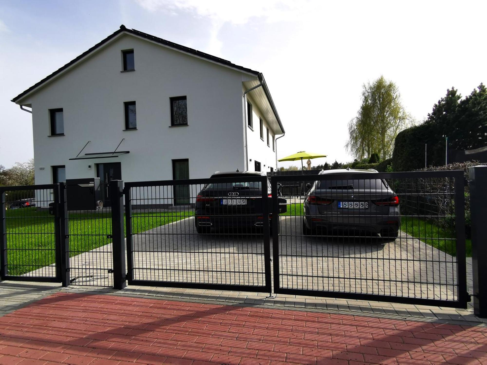 Bohnapartments Haus Zocheblick - 2 Kostenlose Parkplaetze - Sehr Ruhig - 4 Schlafzimmer - Neubau - Vollausstattung - Wlan Hoppegarten Dış mekan fotoğraf